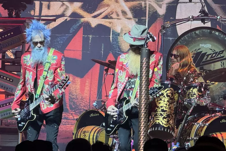 ZZ Top Performs First Concert Since Frank Beard’s Death
